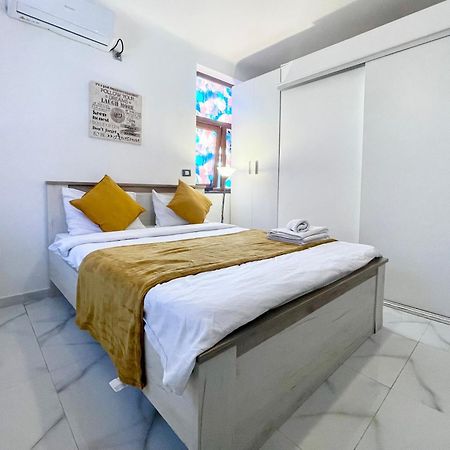 White Studio بوخارست المظهر الخارجي الصورة